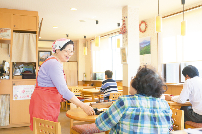 駅前休憩所さくら