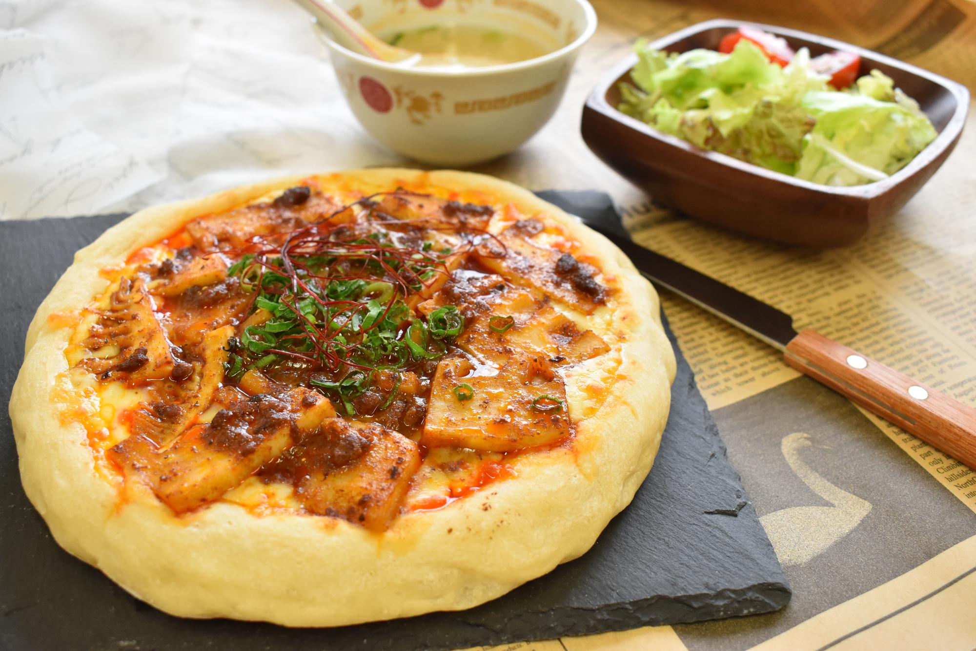 食べチャイナ！シャキッと麻婆ピッツァ