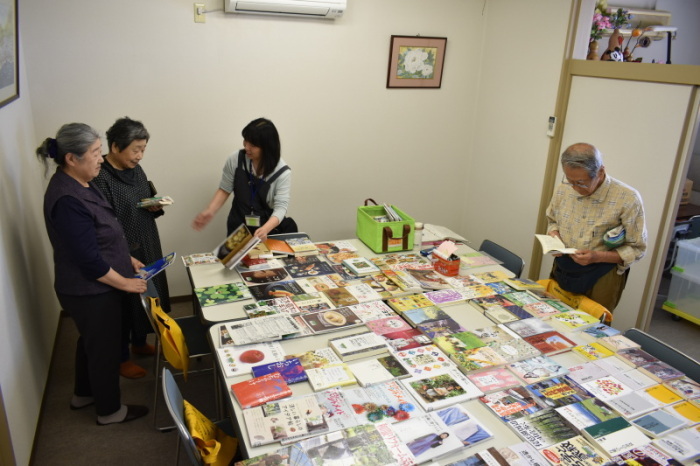 賀泉苑図書館出張貸出